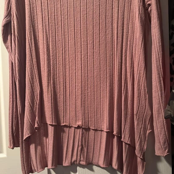 Long sleeve pink shirt - Picture 3 of 3